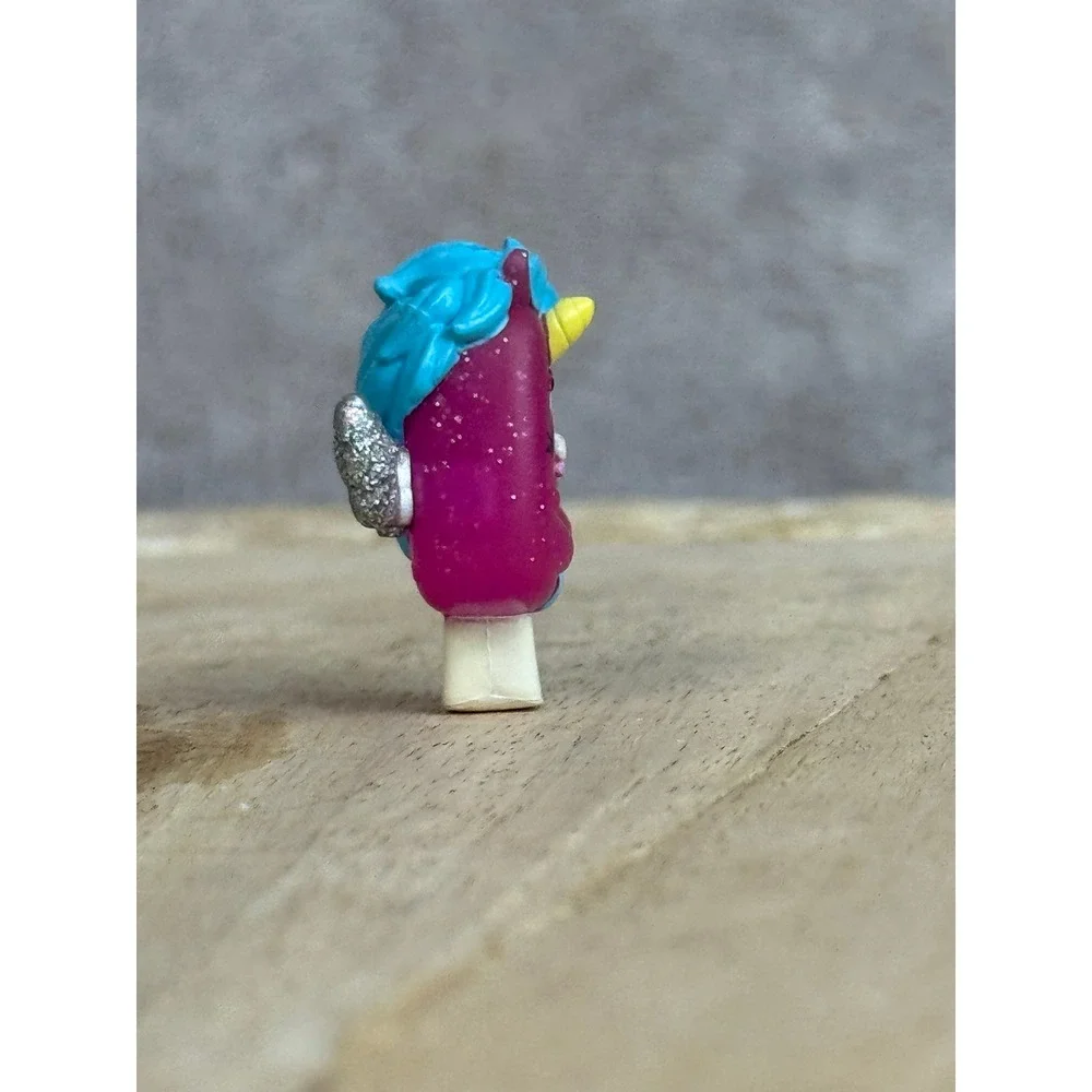 Hatchimal‎ Colleggtible  Lil Unicorn Sparkle Surprise Toy Figure Pink Blue
